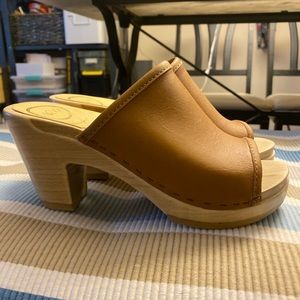 No.6, NEW Daria High Heel Palomino Clogs SZ 35 Tan